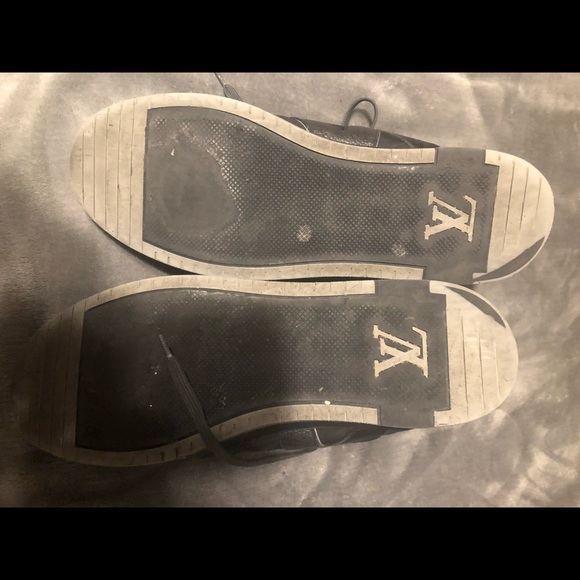 Louis Vuitton Sneakers - Picture 4 of 6